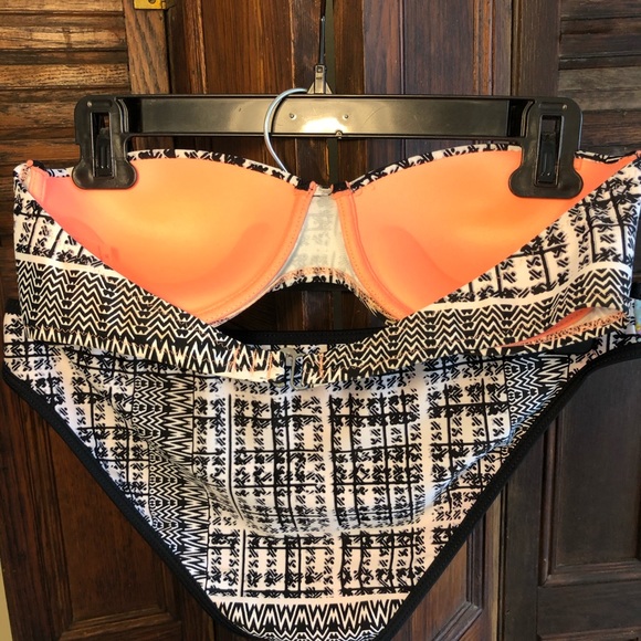 Coral Tropics Strapless Bikini Size XL - Picture 2 of 3